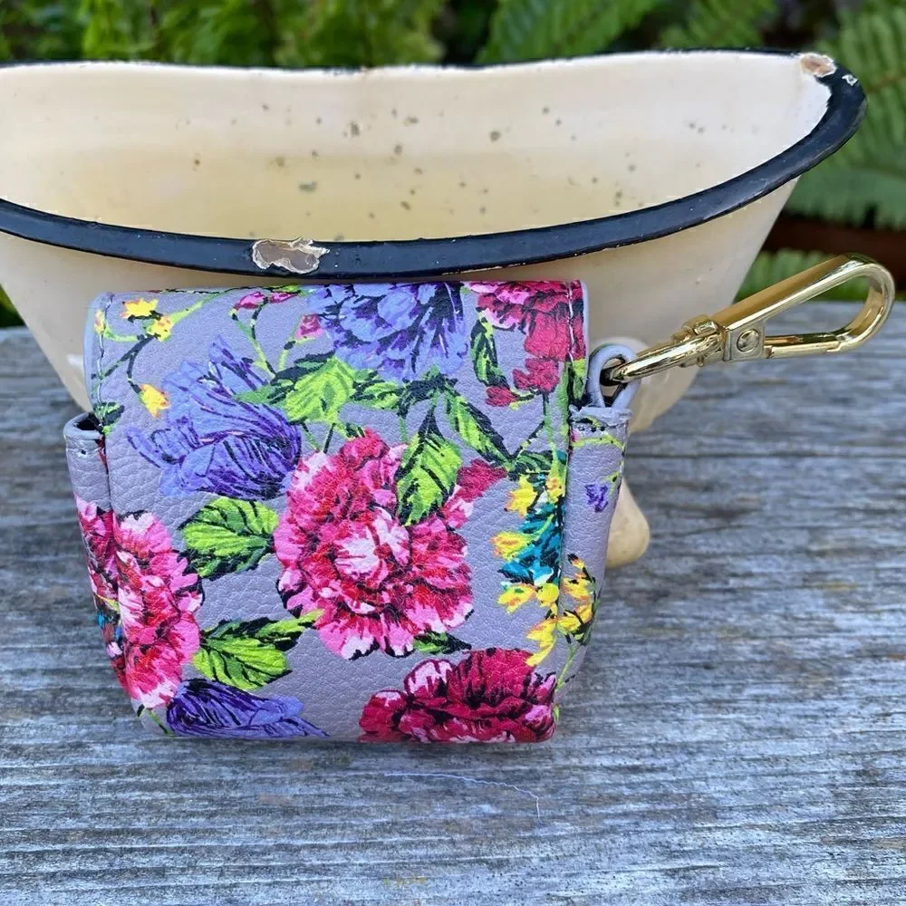 Betsey Johnson Floral Aipod/Ear Bud Holder. EUC!